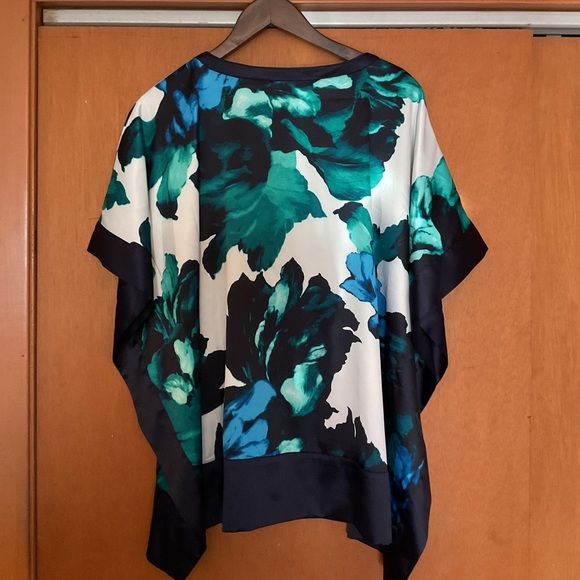 Peter Nygard Boxy Slinky‎ top Small - Picture 3 of 7